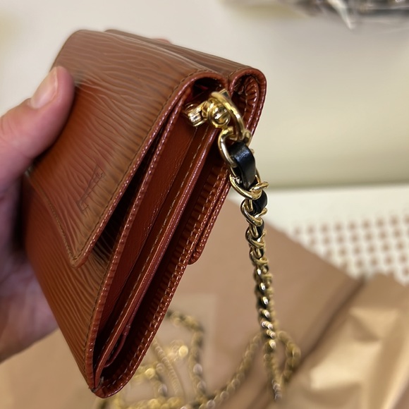 NWOT Gold & Black leather unbranded chain - Picture 5 of 5